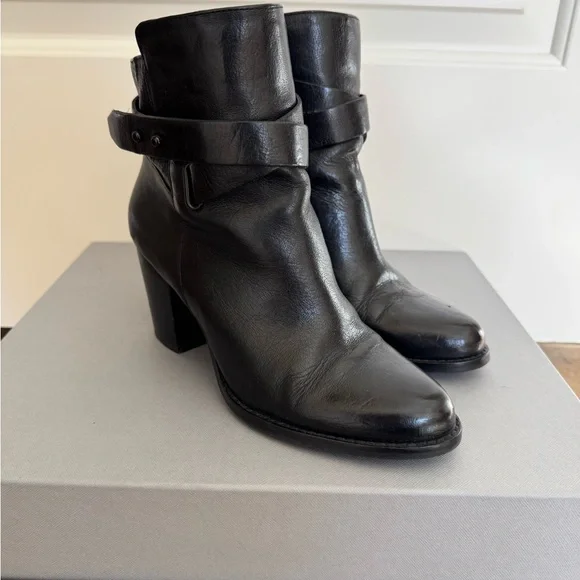 Arturo Chiang Black Sanya Heeled Boots - Picture 1 of 6